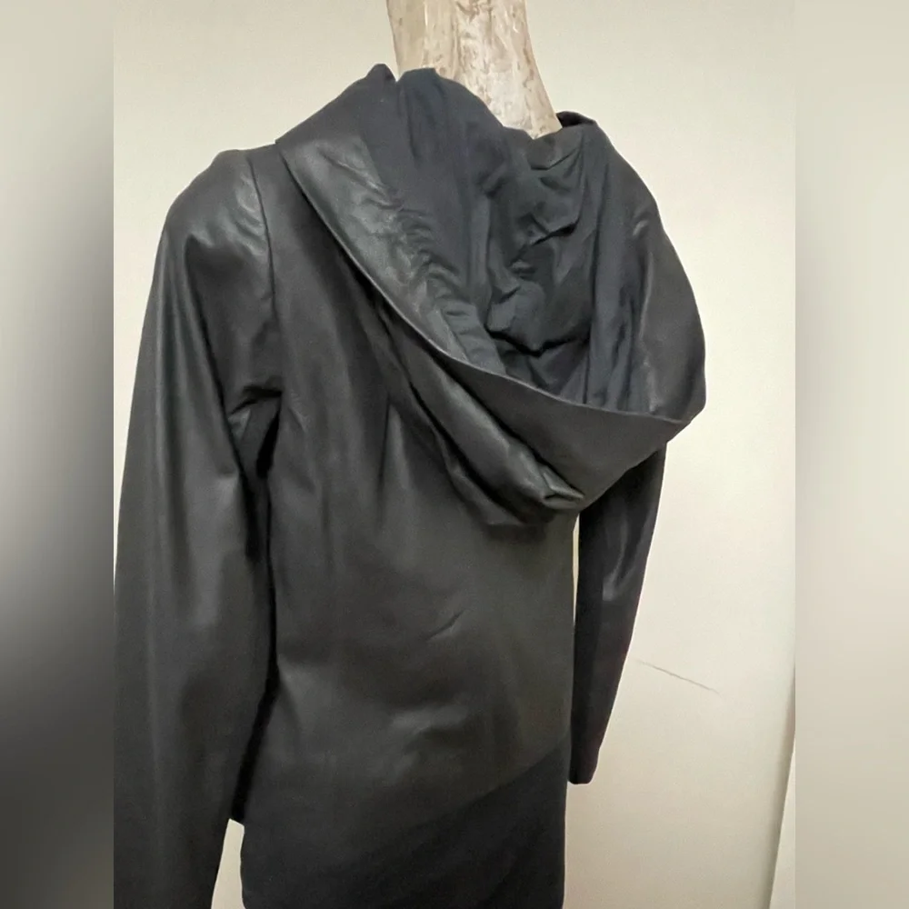 Vince scuba lamb skin leather jacket with hood size XS color black - Picture 6 of 8